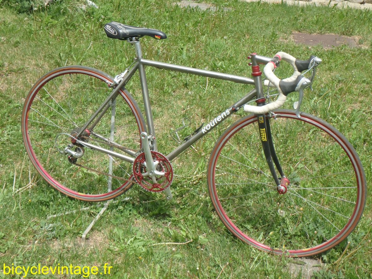 Vintage-bicycle-fr- (2) (Copier)