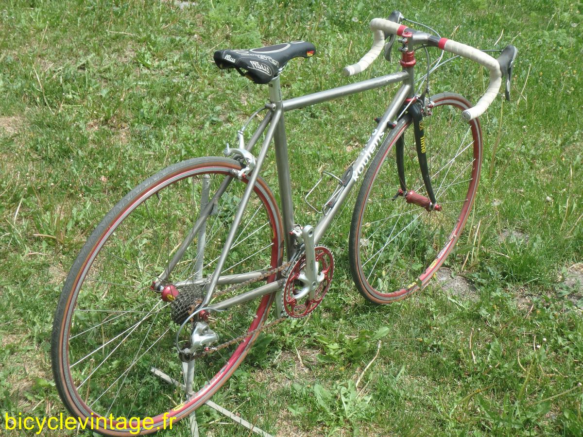 Vintage-bicycle-fr- (4) (Copier)