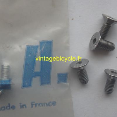 SPECIALITES TA 4 Pedal screw. NOS