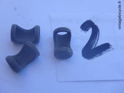CABLE GUIDE Braze-On Slotted Steel (set of 3) for 6mm housing cable