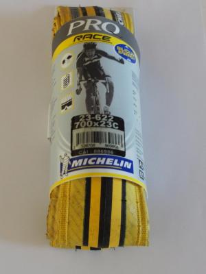 MICHELIN Tyre Axial Pro yellow / black 700 - 23 NOS