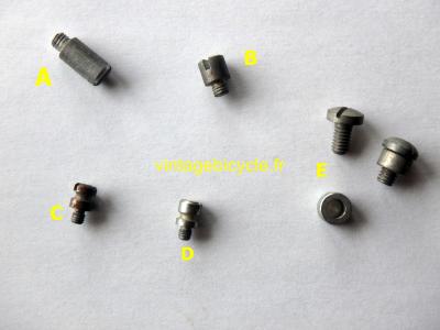 CHAIN STOP GUIDE SCREW/SPACER NOS