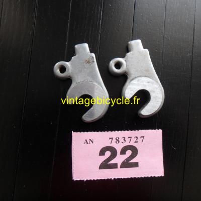 FORGED STEEL FRONT FORK DROPOUTS WITH EYE (pair)