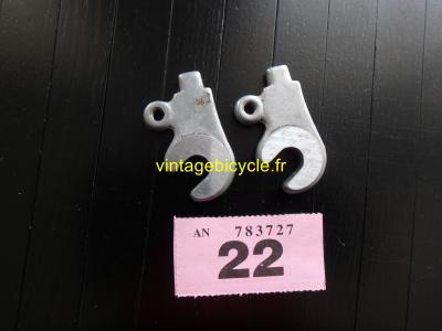 FORGED STEEL FRONT FORK DROPOUTS WITH EYE (pair)