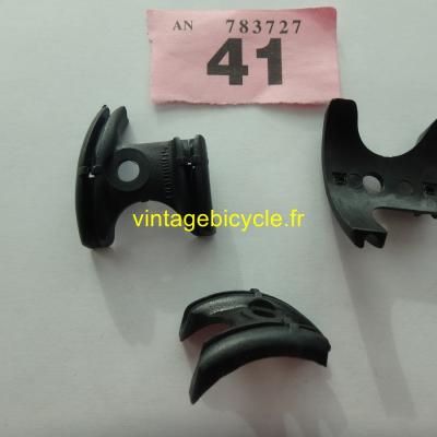 SHIMANO Guide cables dérailleur sous boite pédalier en plastique. NOS
