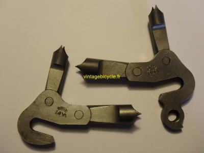 SILVA rear dropouts steel frame ends