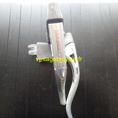 UNIVERSAL CX Paire de leviers gravés. NOS