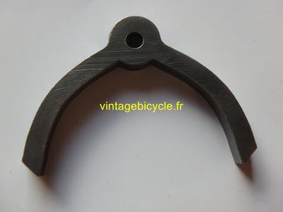 BRAKE CABLE BRIDGE STEEL  WITH HOUSING CABLE STOP FOR SEATSTAY